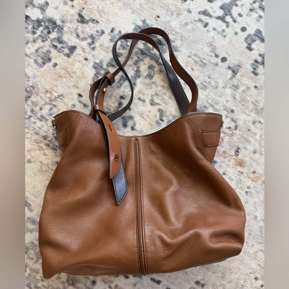 Micheal Kors purse